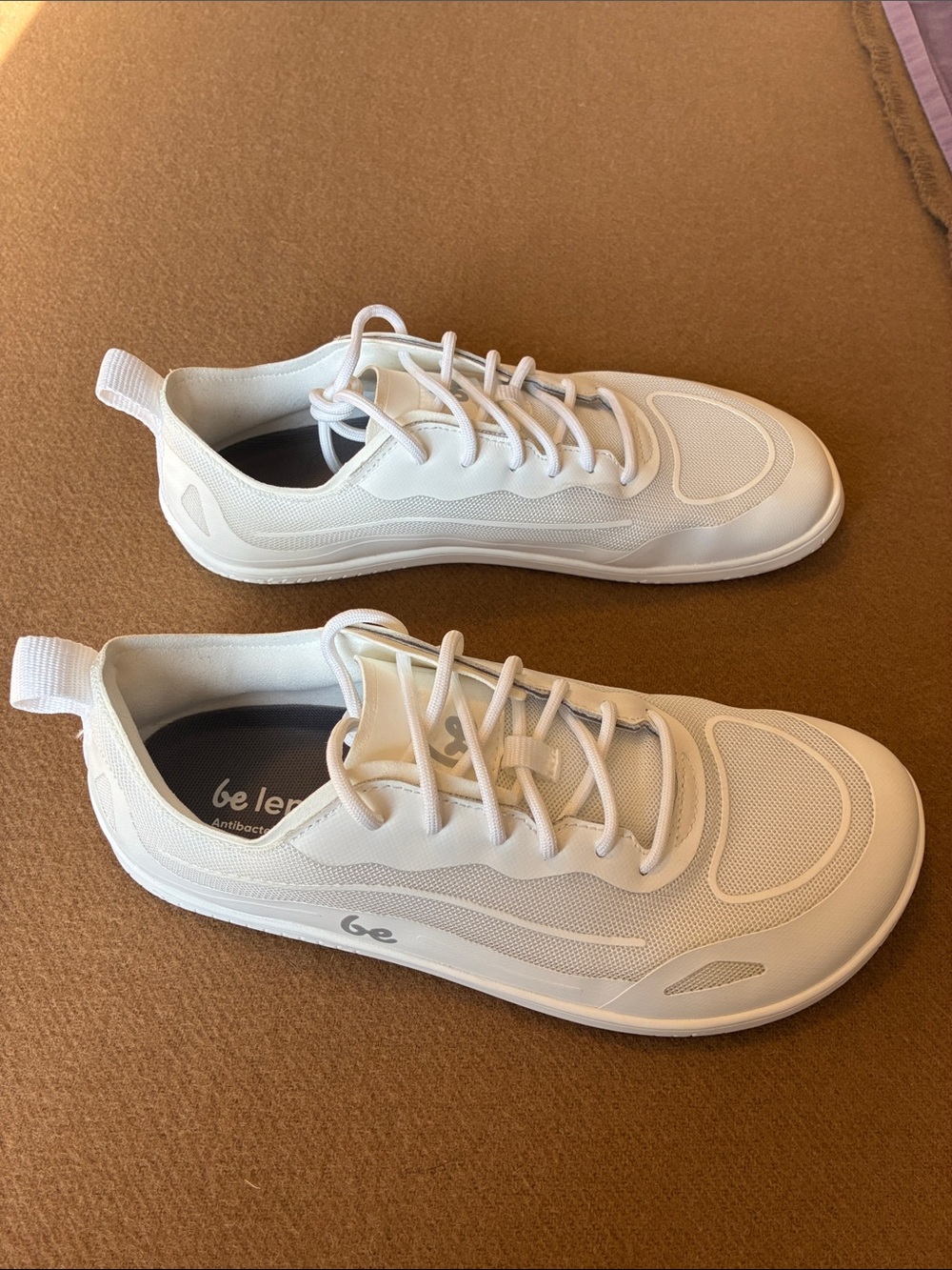 White minimal sneakers - Picture 3 of 5